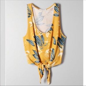 Aritzia Babaton Jeronimo Tank Yellow Size Medium
